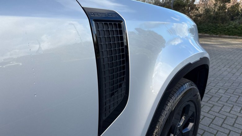 Land Rover Defender 3.0 D250 X-Dynamic S 110 5dr Auto Diesel Estate